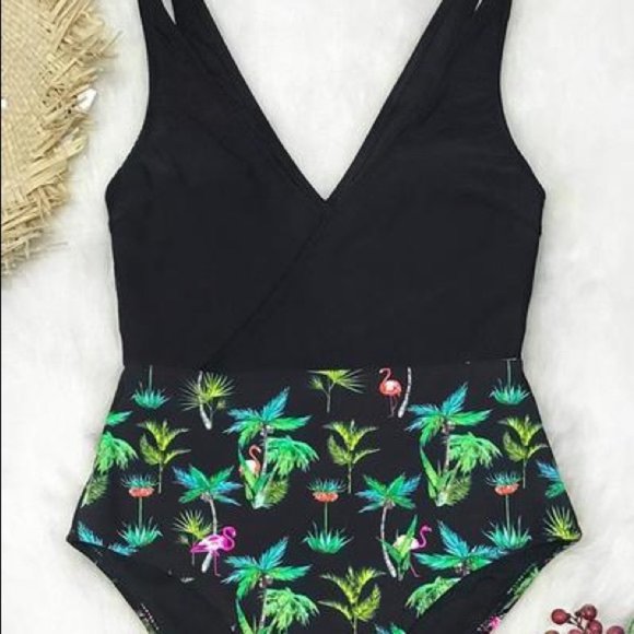 Cupshe Other - CUPSHE Coconut Palm & Flamingo One Piece Swimsuit